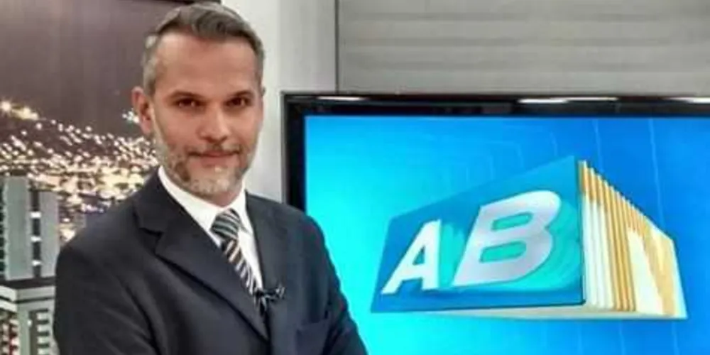Imagem ilustrativa da imagem Apresentador de TV é atingido por bala perdida na cabeça em Pernambuco