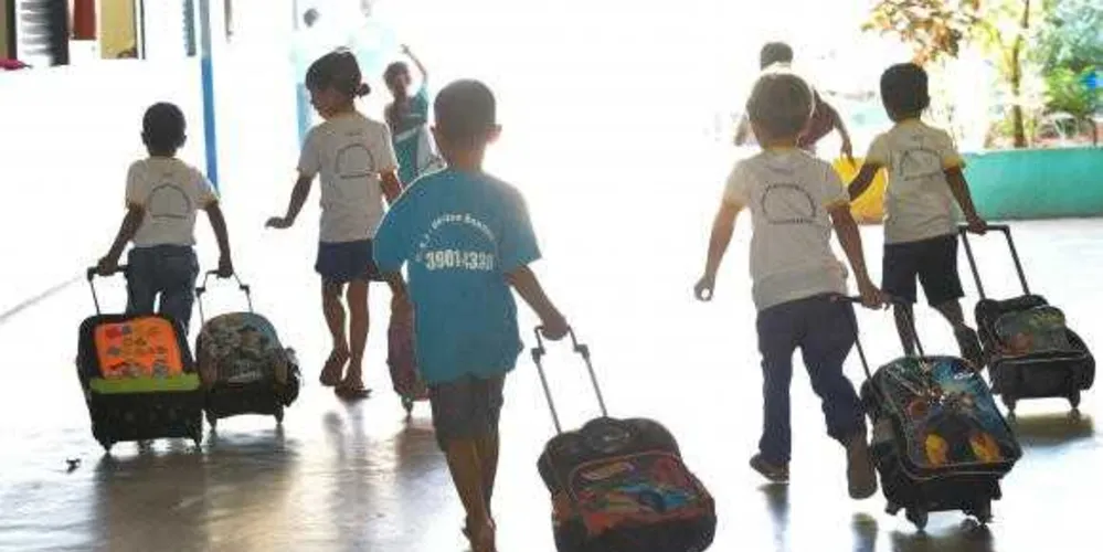 Imagem ilustrativa da imagem Pais devem se atentar a reajustes de mensalidades escolares
