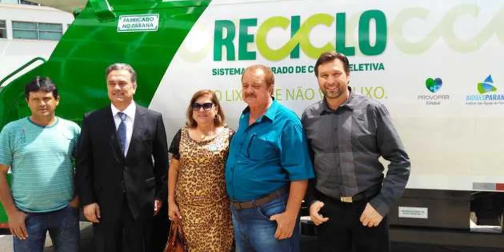 Imagem ilustrativa da imagem Pauliki entrega veículos para coleta seletiva