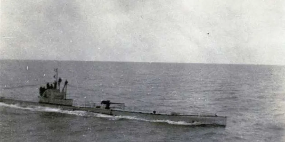 O submarino está a cerca de 30 metros de profundidade/Foto: Reprodução Yahoo Notícias