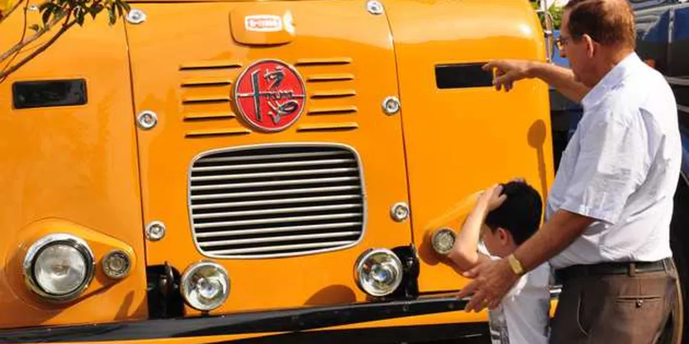 Imagem ilustrativa da imagem PG recebe encontro de carros e caminhões antigos
