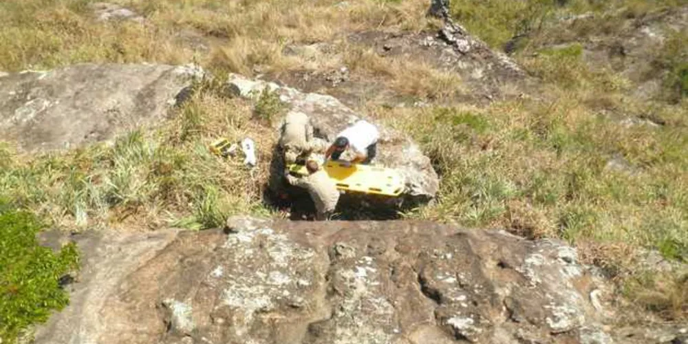 Vítima está internada em estado grave em hospital de Ponta Grossa