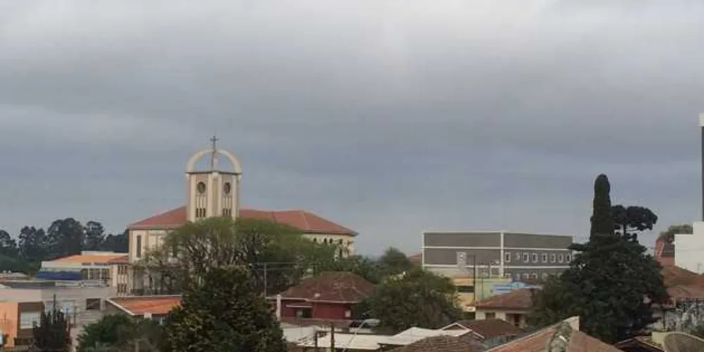 Imagem ilustrativa da imagem Domingo será marcado por pancadas de chuva