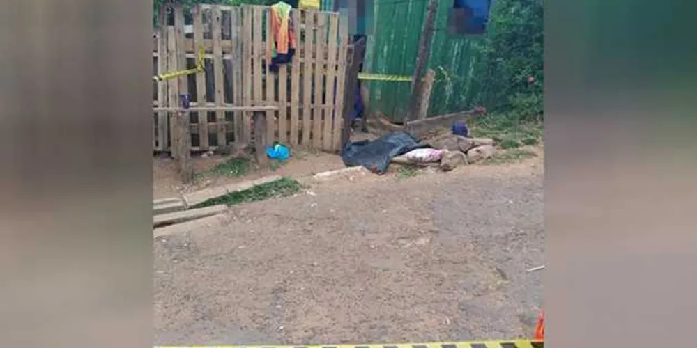 Bombeiros chegaram a ser acionados, mas rapaz morreu no local do crime