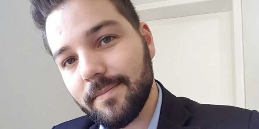 NIVER - O advogado Wellington Ferreira receberá as felicitações pela passagem de seu aniversário no dia de hoje (25). Wellington atua na área de direito administrativo e administração pública, se destacando por seu profissionalismo prezando sempre pelo enriquecimento de seu conhecimento. Da coluna RC os votos de realizações e sucesso. 