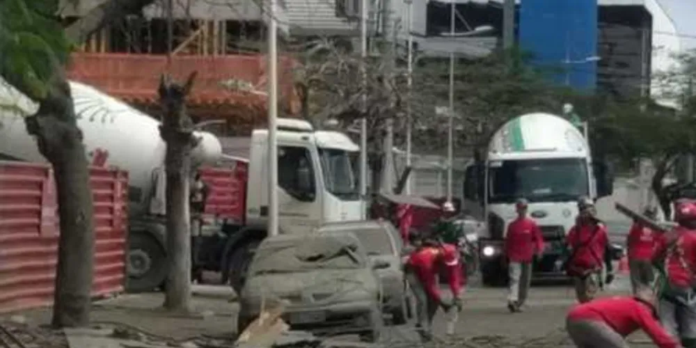 Imagem ilustrativa da imagem Carga de concreto despenca do maior prédio do país em SC