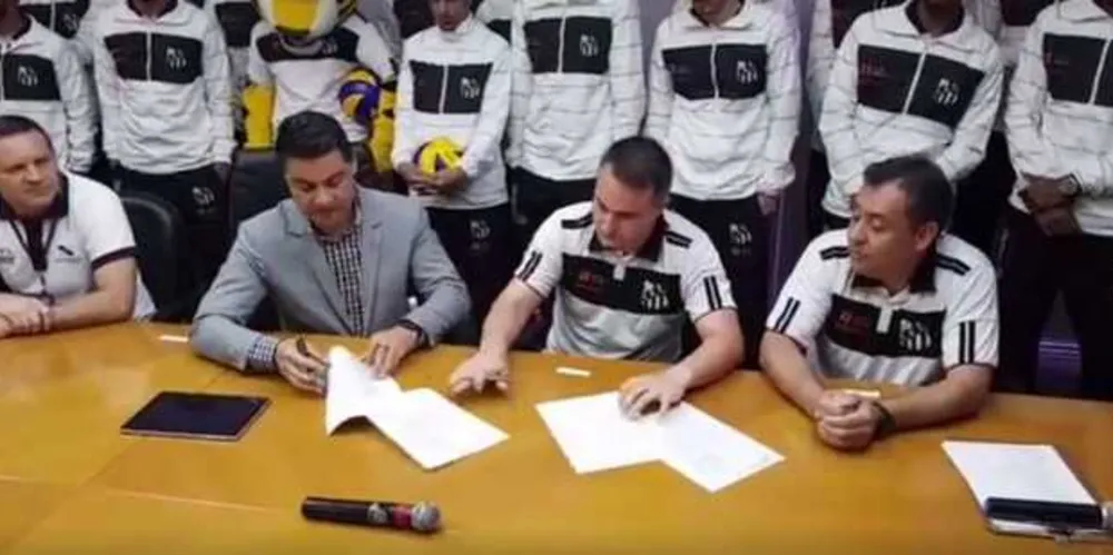 Imagem ilustrativa da imagem Rangel anuncia jogos do Caramuru Vôlei na Arena