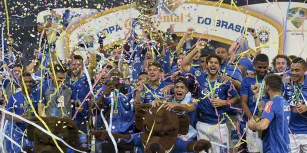 Cruzeiro ergueu o quinto título da Copa do Brasil ao bater o Flamengo nos pênaltis