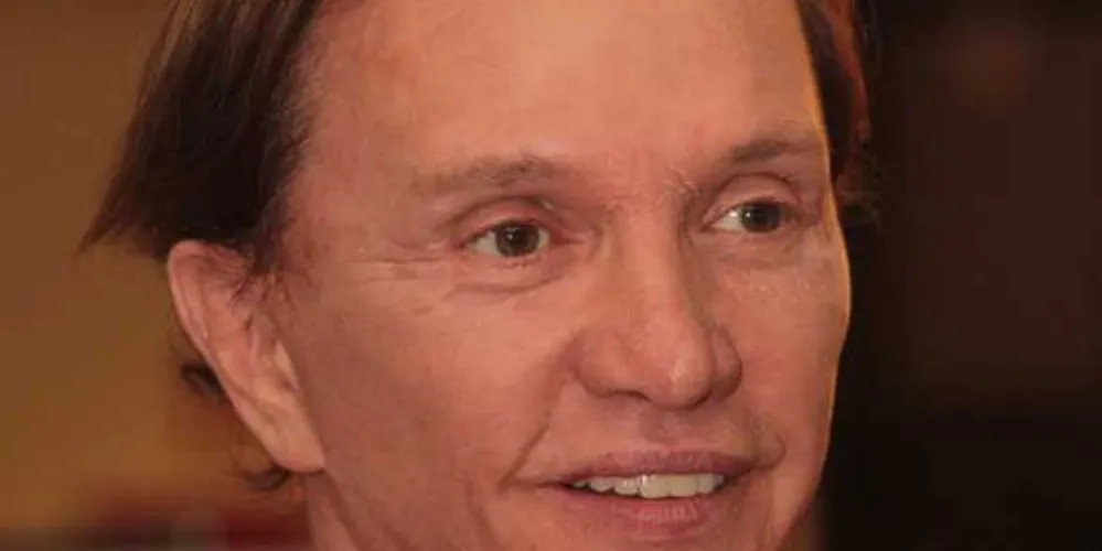 SOPRANDO AS VELINHAS - O empresário Léo Pasetti celebra nessa sexta-feira(29) a passagem de seu aniversário. Um dos mais atuantes profissionais de comunicação da cidade, Léo atuou em diversos veículos até assumir seu próprio canal de tv a cabo, a rede TVM. Sempre disposto a dar espaço para produções locais, Léo é reconhecido pelo seu bom humor e por sua autenticidade. A data será comemorada em grande estilo com uma super festa na Queen Club. Da coluna RC os votos de realizações e sucesso.