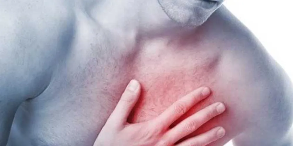 O infarto pode surgir em qualquer idade, mas ocorre com mais frequência em pessoas com mais de 45 anos e que fumam, têm excesso de peso, pressão alta, diabetes ou colesterol alto/Foto: Reprodução 