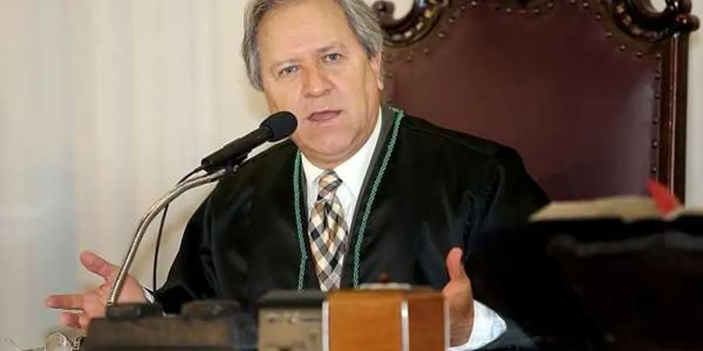 Conselheiro Nestor Baptista destacou que a publicidade dos atos administrativos garante aos cidadãos os direitos à informação