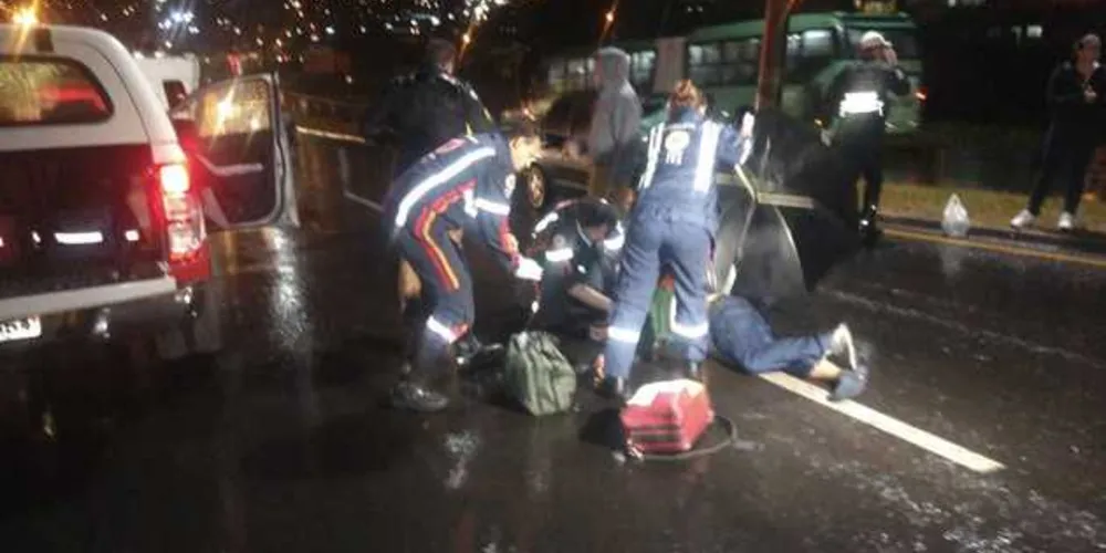 O atropelamento ocorreu na noite desta sexta-feira e mobilizou equipes de socorro do Samu e do Siate