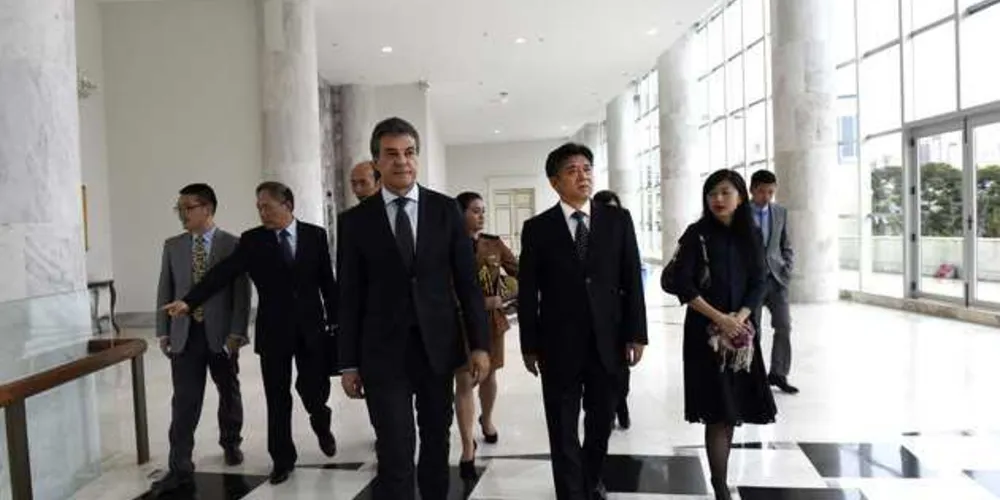 Imagem ilustrativa da imagem Richa recebe comitiva chinesa e destaca pontenciais do Estado