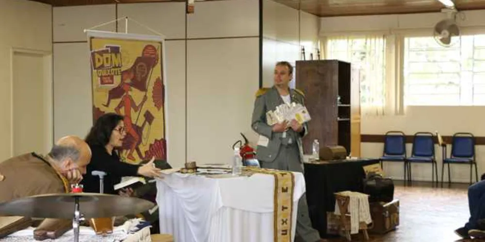 ‘Dom Quixote entre Cartas’, evento que conta com a presença de atrizes e músicos, reúne professores para enriquecer ainda mais o conhecimento e a formação leitora de professores e educadores