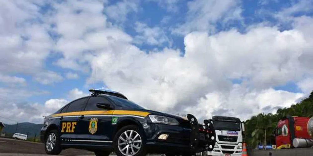 PRF apura causas de tombamento em trecho próxima à Serra do Cadeado 