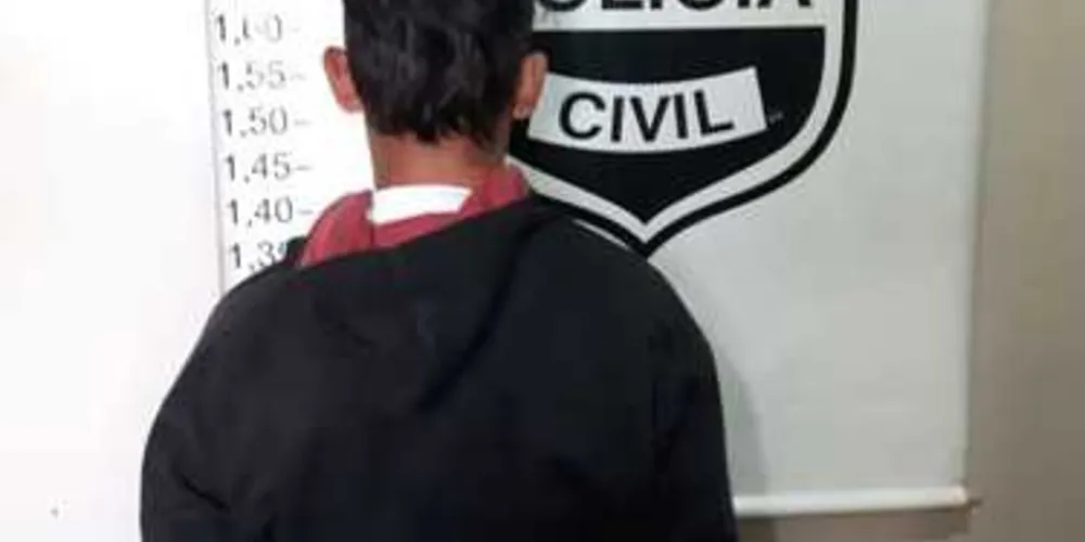 Jovem teria roubado farmácias na Avenida Carlos Cavalcanti