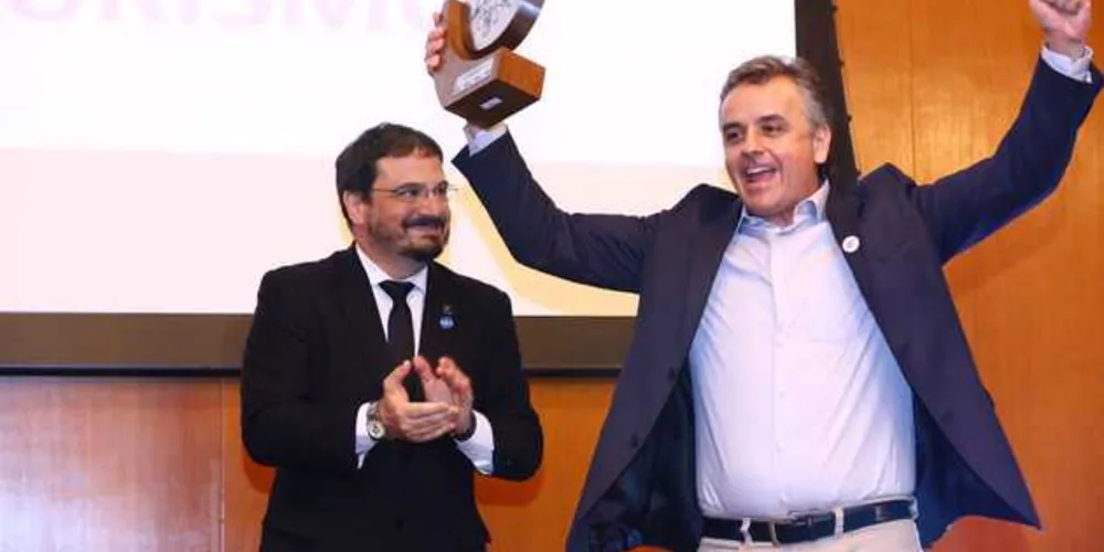 Empresário Luiz Battezati recebe o prêmio em cerimônia realizada em Brasília