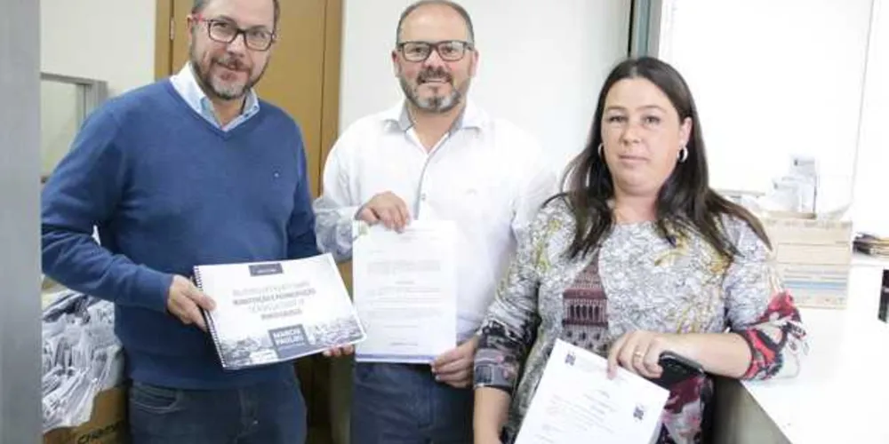 Parlamentares apresentam lista de ruas para receber pavimentação 
