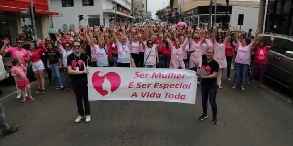 Imagem ilustrativa da imagem Caminhada Rosa reúne 300 pessoas em PG