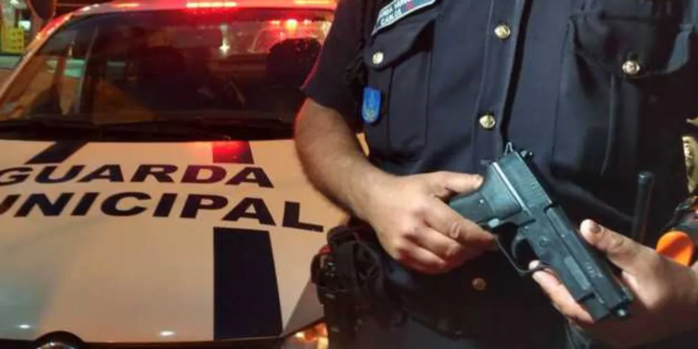 Guarda Municipal apreende simulacro usado pelo suspeito 