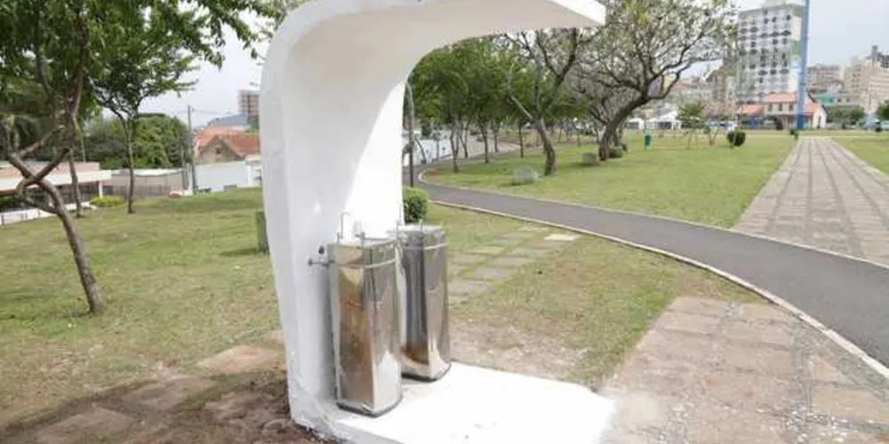 Bebedouro fica próximo à pista de caminhada e à 1ª Companhia da Polícia Militar