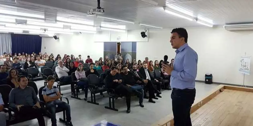 Imagem ilustrativa da imagem Audiência Pública do ECA lota auditório no Paraná