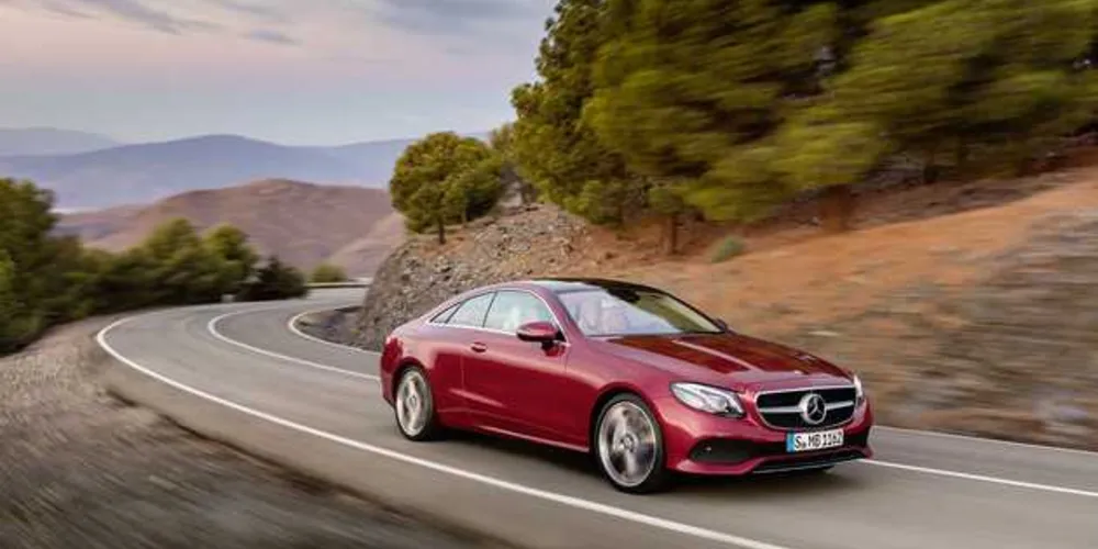 

Mercedes-Benz E-Class Coupé; 2016; exterior: designo hyacinth red metallic, AVANTGARDE 