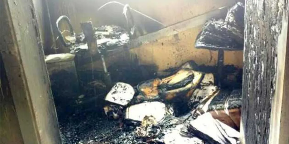 Foram encontradas garrafas com álcool no local do incêndio, indicando possível crime