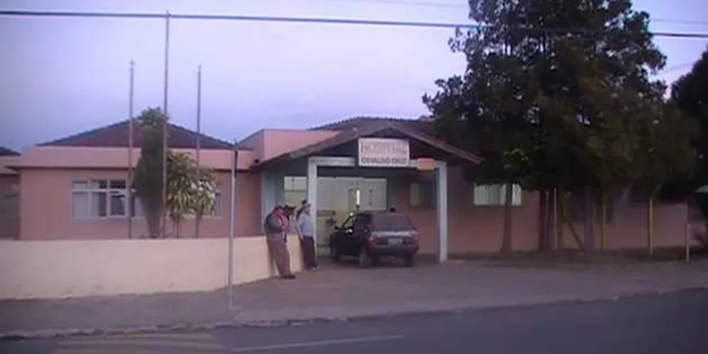 Vítima foi encaminhada ao Hospital Oswaldo Cruz.