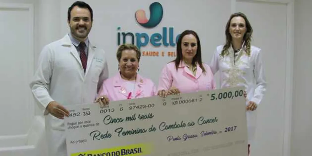 Imagem ilustrativa da imagem InPelle entrega doação para a Rede Feminina