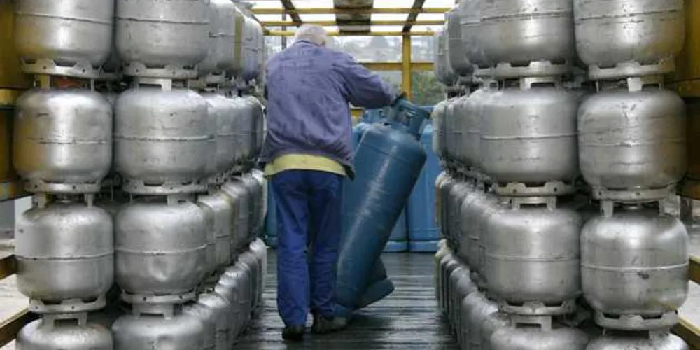 Imagem ilustrativa da imagem Petrobras eleva em 12,9% preço do gás de cozinha