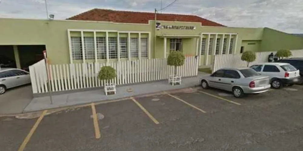 Suspeito foi preso em flagrante e foi levado até a delegacia da Polícia Civil