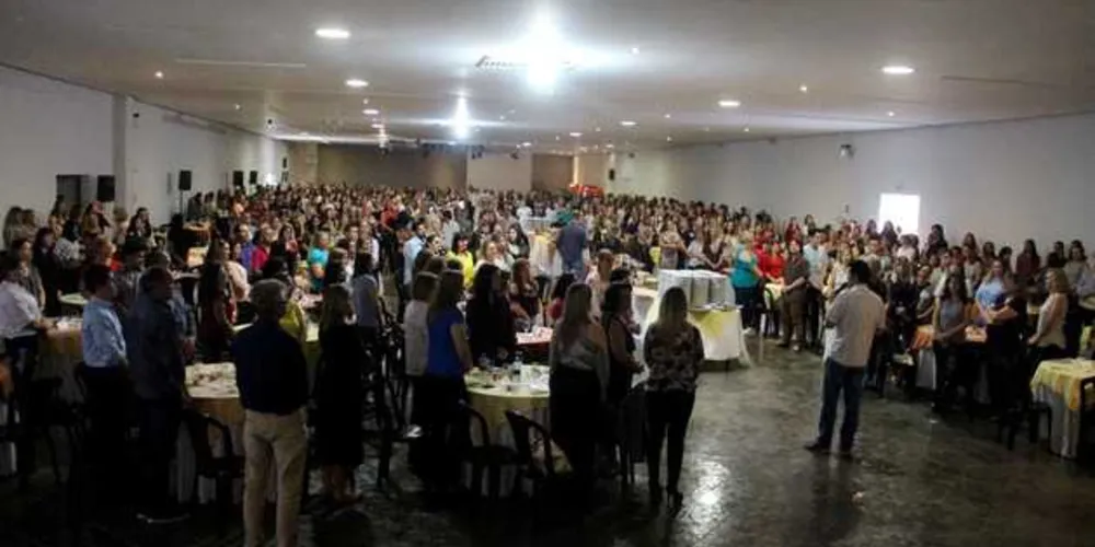 Confraternização reuniu funcionários de toda a rede municipal de Educação