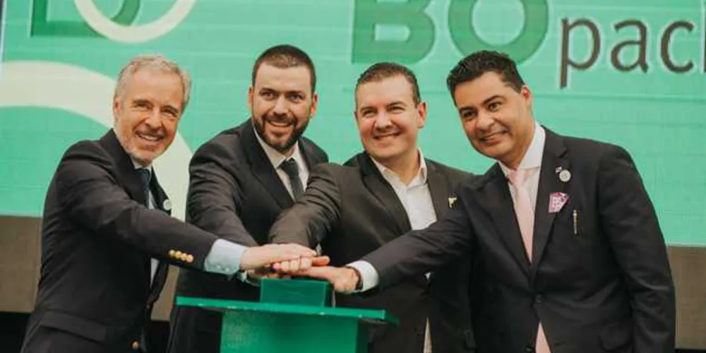 Momento que simbolizou o início do funcionamento da nova unidade, no registro Juan Obach, Felipe Domenech, Adalberto Bueno Neto, Adalberto Neto, presidente da Agência Paraná de Desenvolvimento (APD) e representante do Governador do Estado, prefeito Marcelo Rangel