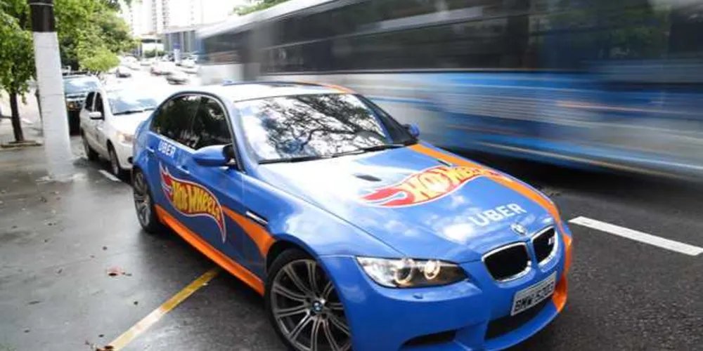 Imagem ilustrativa da imagem ‘Hot Wheels’ BMW M3 vira Uber em Curitiba