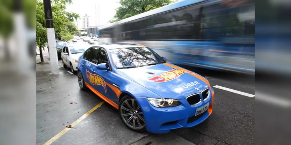 Imagem ilustrativa da imagem ‘Hot Wheels’ BMW M3 vira Uber em Curitiba