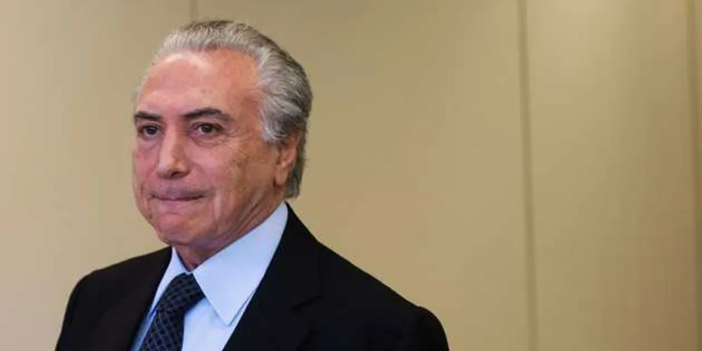 Presidente se diz indignado com suposta conspiração do Judiciário