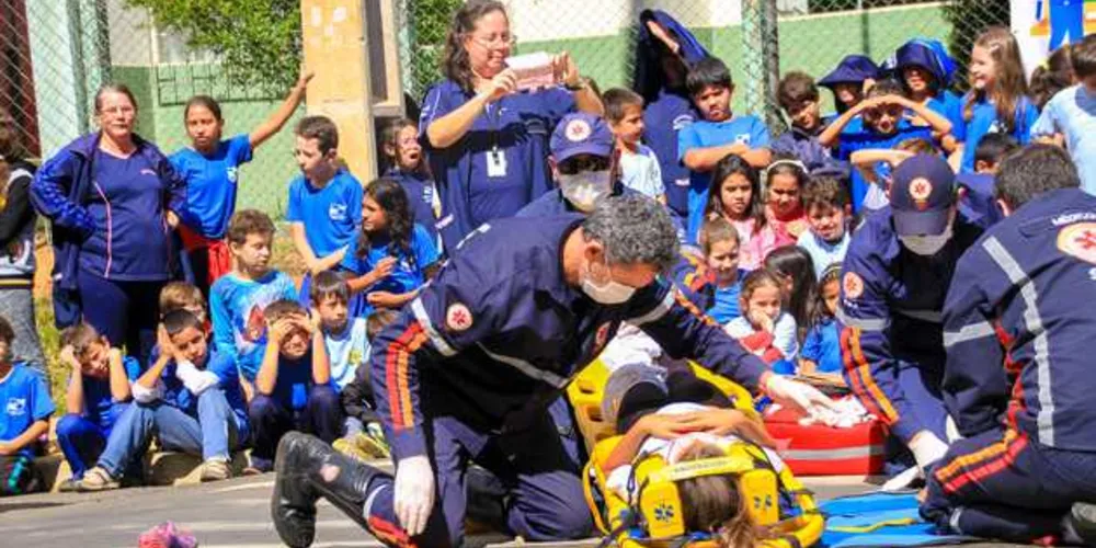 Imagem ilustrativa da imagem SAMU Escola realiza simulado para prevenir acidentes