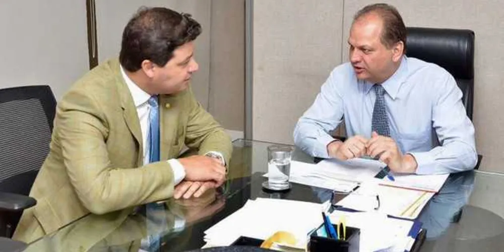 Em reunião com deputado federal Sandro Alex (PSD), ministro anuncia novo reforço à frota do Samu no município 