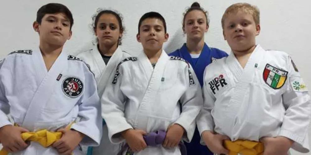 Enzo, Clara, Matheus, Isabella e Rômulo, convocados da FFR para o Meeting em SC