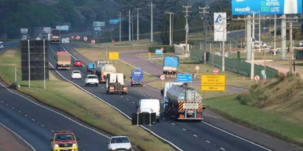 Fluxo intenso de caminhões teria mais fluidez com trincheira na BR-376