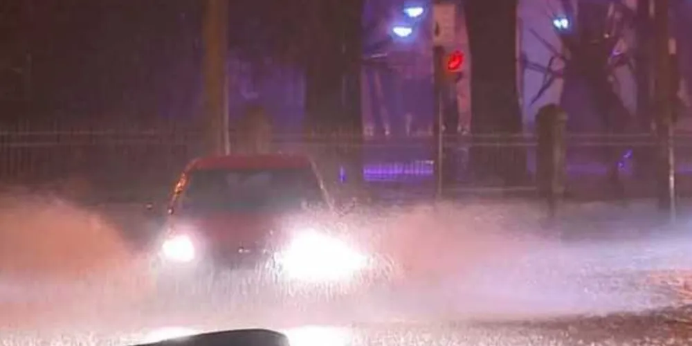 Tempestade provocou estragos em várias cidades do Rio Grande do Sul