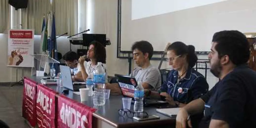 Imagem ilustrativa da imagem Professores são contrários a mudanças na UEPG