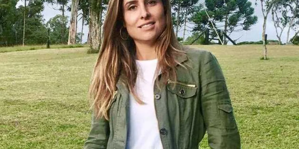 NOITE TAILANDESA - Neste sábado (21), na Sede Campestre do Clube Ponta lagoa, acontece a Noite Tailandesa, com a Chef Nicole Hauer que irá preparar uma de suas especialidades, o Nasi Goreng,  que significa “arroz frito” é um dos pratos mais famosos do sudeste da Ásia.  É uma mistura de arroz cozido, vegetais, condimentos, e opcionalmente ovos, carne de frango e camarões. A noite também contará com o renomado DJ Mauricio Cury. Prestigie!