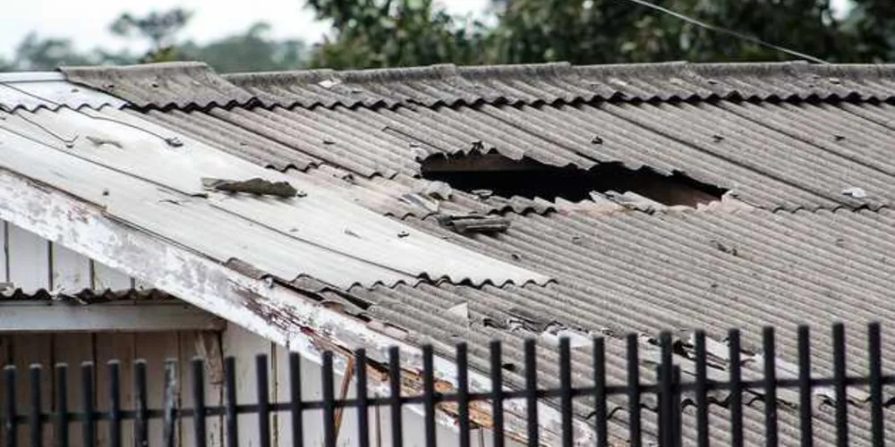 Em Pato Branco, no Sudoeste do Estado, 78 casas foram danificadas pelas rajadas de vento, afetando 390 pessoas