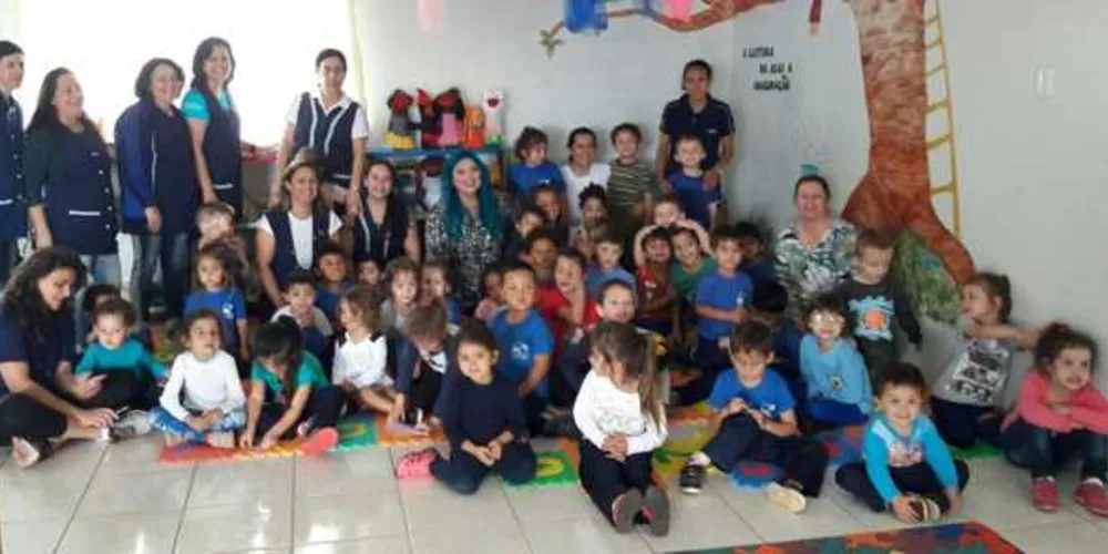 Imagem ilustrativa da imagem Isabela Huk faz apresentação para crianças em CMEI