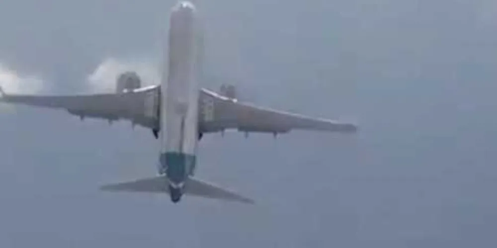 Assim que suas rodas deixam o solo, ele inclina mais do que o esperado/Foto: Divulgação Facebook