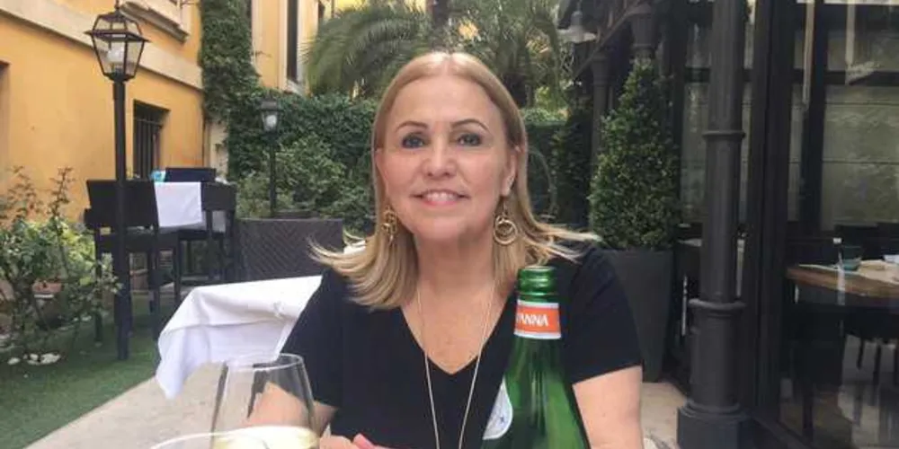 BRINDE A VIDA - Jussara Piazzetta foi muito cumprimentada pela passagem de seu aniversário na última terça feira (24). Da coluna RC os votos de alegrias e saúde.
