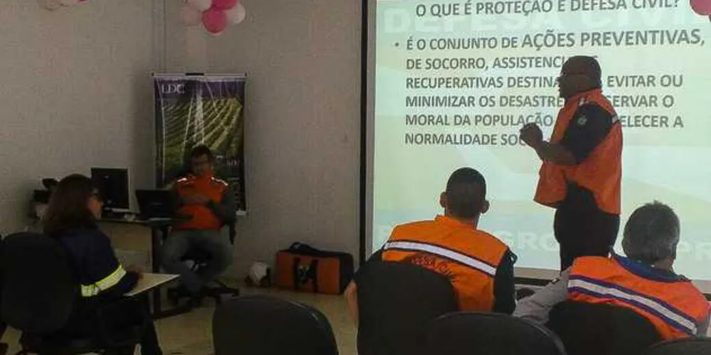 Imagem ilustrativa da imagem Defesa Civil faz palestra sobre prevenção de desastres