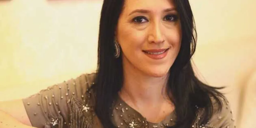 BDAY - A consagrada designer de moda, Fernanda Nadal, celebra nesta sexta feira (27) a passagem de seu aniversário. Fernanda com seu espírito arrojado sempre impecável veste e calça muitas mulheres elegantes da região para momentos especiais. Além de toda dedicação para a moda, Fernanda ainda é uma dedicada esposa e mãe coruja do João Fernando. Da coluna RC os votos de sucesso e alegrias.